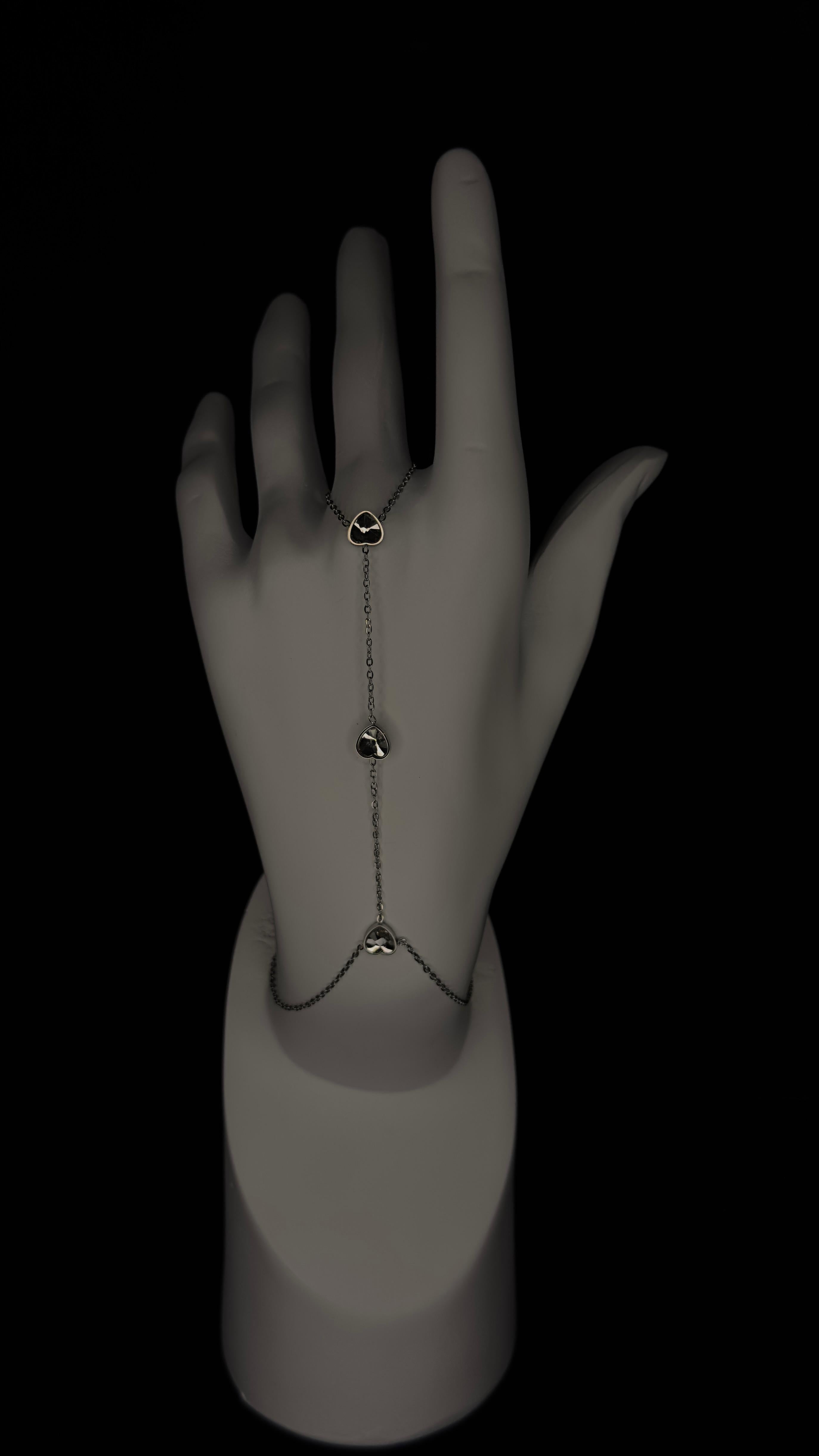 Üçlü Kalp Figürlü Şahmeran